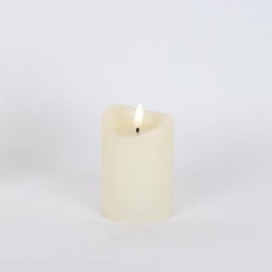 BATTERY OPERATED CANDLE, WITH FLAME, WHITE WITH TIMER, 7x10cm 147-15120