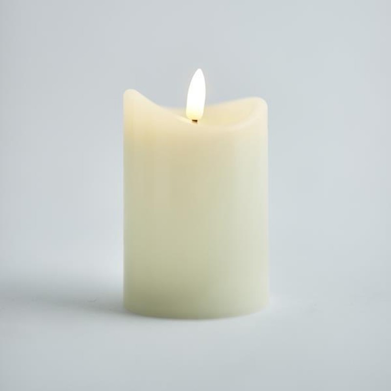 BATTERY OPERATED CANDLE, WITH FLAME, WHITE WITH TIMER, 7x15cm 147-15122
