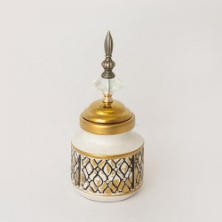 КЕРАМИЧНА ВАЗА С КАПАК БЯЛО И ЗЛАТНО 12X12X22CM