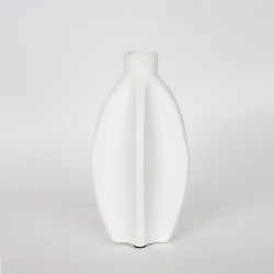 КЕРАМИЧНА ВАЗА БЯЛА 16.5X14.5X28CM
