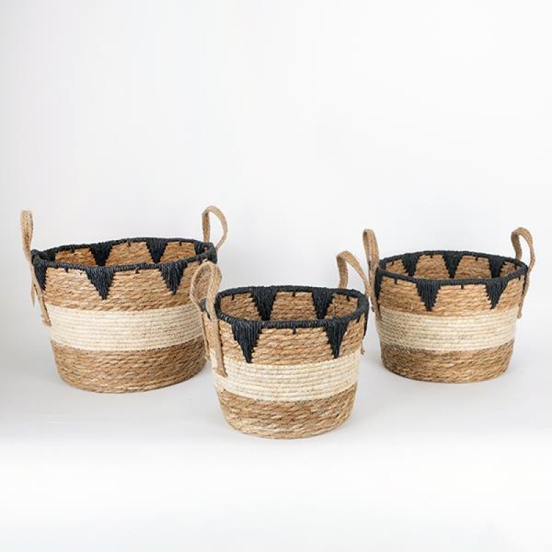 ДЕКОРАТИВНИ КОШНИЦИ STRAW BASKETS - КОМПЛЕКТ ОТ 3 БР. ДЕКОРАТИВНИ КОШНИЦИ STRAW BASKETS - КОМПЛЕКТ ОТ 3 БР.